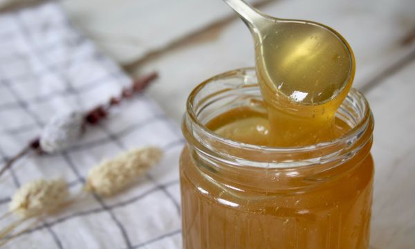 Μάσκα προσώπου με μέλι και κανέλα