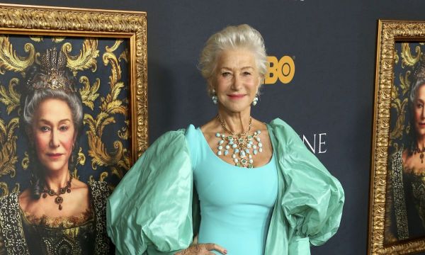 Helen Mirren: «Μ΄ ενοχλεί ο όρος "αντιγήρανση"»