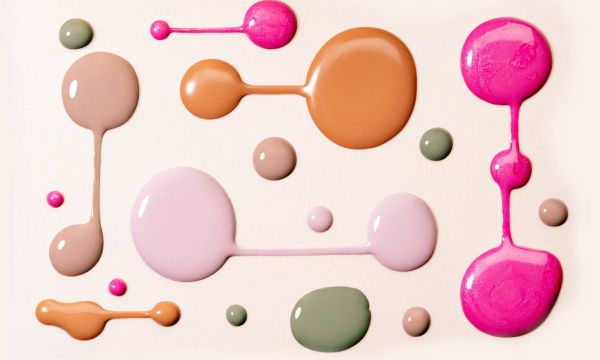 She comes in colors! 10 ανοιξιάτικα βερνίκια για να κάνεις το μανικιούρ σου πιο χαρούμενο