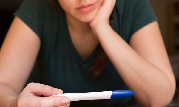 Όταν ένα ζευγάρι παλεύει να κάνει παιδί μην του λέτε τα παρακάτω