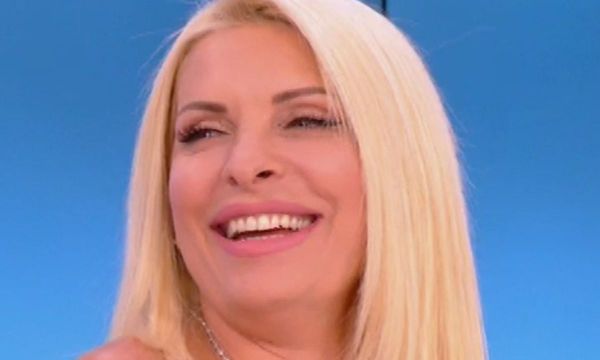 Η Ελένη Μενεγάκη με τις πιο εντυπωσιακές βλεφαρίδες – Πώς θα τις αποκτήσεις κι εσύ