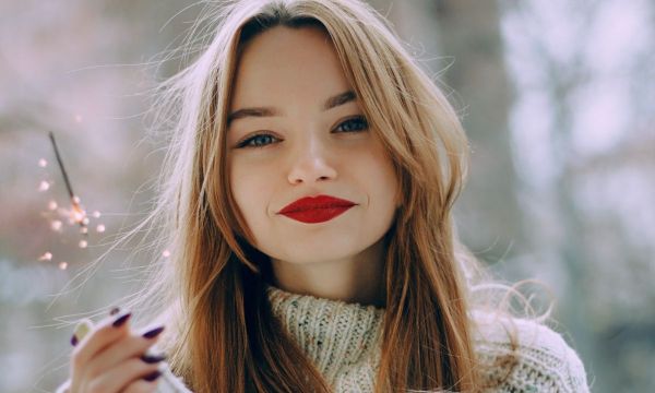 15 νέα χειμερινά κόκκινα κραγιόν + 15 tips για να τα φορέσεις