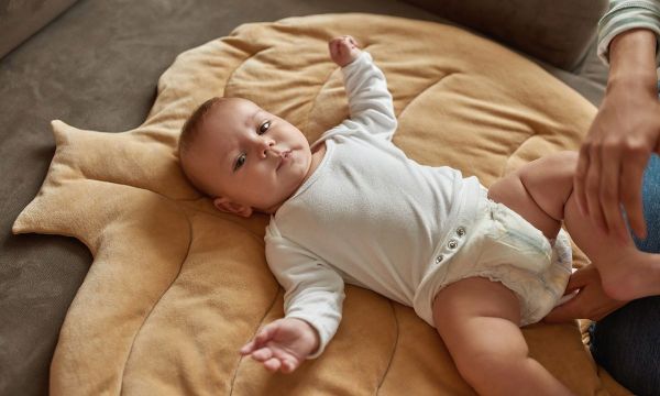 Παράτριμμα ή σύγκαμα μωρού: Συμπτώματα, πρόληψη και αντιμετώπιση (εικόνες)