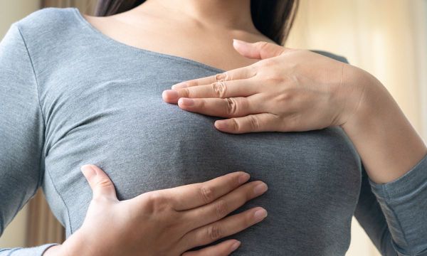 Ποιοι παράγοντες προκαλούν πτώση των μαστών;