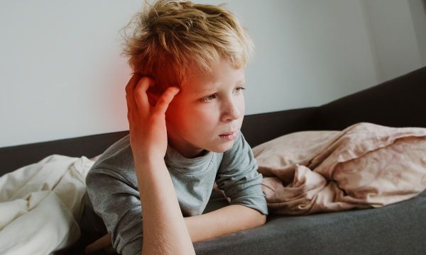 Ωτίτιδα στα παιδιά: Πρόληψη, συμπτώματα και αντιμετώπιση (εικόνες)