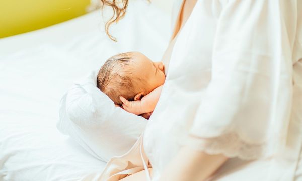 Θηλασμός αφού βγάλει το παιδί δόντια