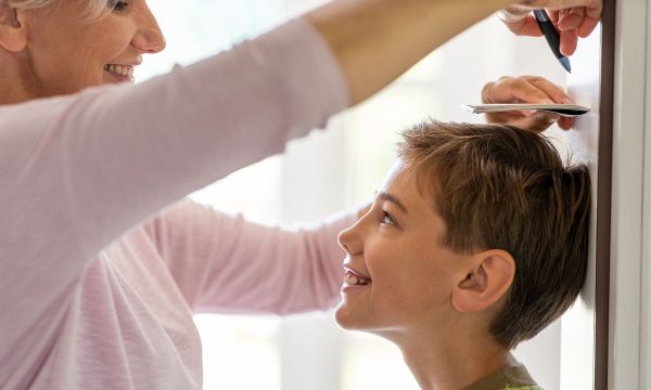 Παιδί και διατροφή: Τα θρεπτικά συστατικά που επηρεάζουν το ύψος του παιδιού