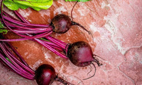 Τα πολλαπλά οφέλη που προσφέρουν τα παντζάρια στην υγεία - Ιδέες για να τα εντάξεις στη διατροφή σου