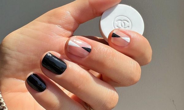 Το ασπρόμαυρο μανικιούρ είναι πάντα επίκαιρο κι εδώ θα βρεις τα 10 πιο κομψά