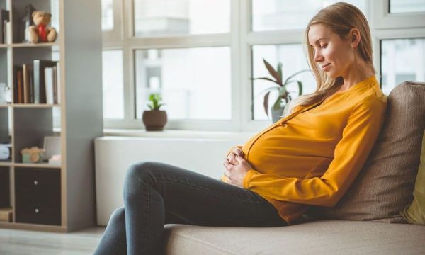 Είναι ανησυχητικό ή όχι το μωρό να έχει πολύ αμνιακό υγρό κατά το τρίτο τρίμηνο;
