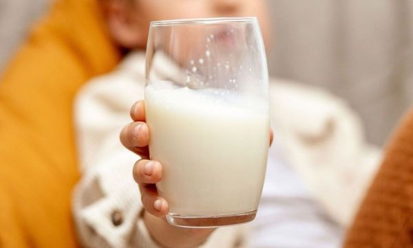 Παγκόσμια Ημέρα Γάλακτος: Τα οφέλη από τη γέννηση μέχρι την εφηβεία