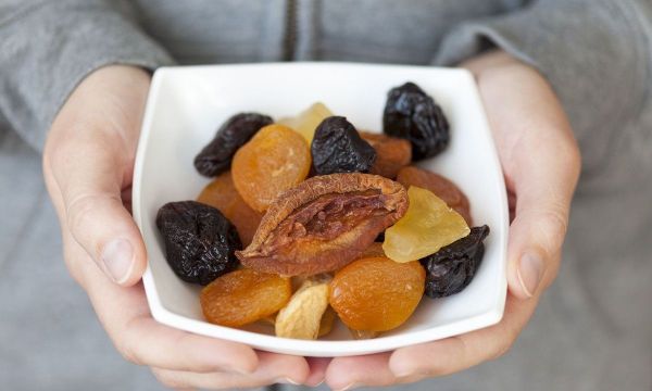 Φρέσκα ή αποξηραμένα φρούτα; Ποια είναι πιο υγιεινά;