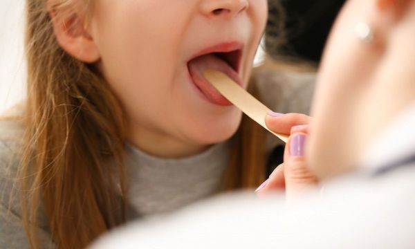Strep Test: Τι σημαίνει όταν βγει θετικό ή αρνητικό;
