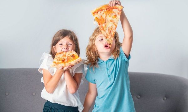 Πίτσα για πρωινό ή δημητριακά; Τι να φάνε τα παιδιά σας;