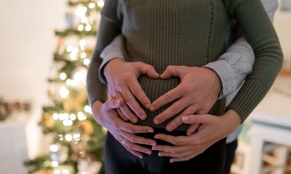 Έγκυος τα Χριστούγεννα; Τα απρόσμενα οφέλη