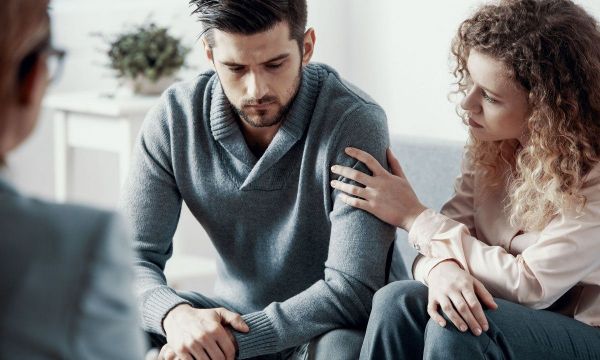Ποια συμπτώματα υπογονιμότητας δεν πρέπει να αγνοήσουν οι άνδρες