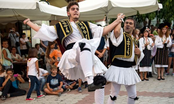 Πώς οι παραδοσιακοί χοροί βελτιώνουν την υγεία