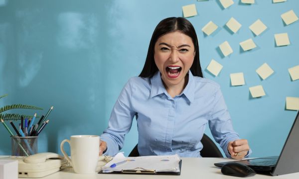 Εργασιακό burnout: Τα σημάδια και 5 τρόποι να το ξεπεράσετε