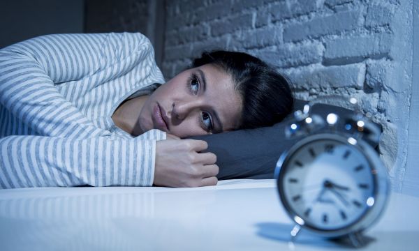 Ξυπνάτε 3-5 τα ξημερώματα χωρίς ξυπνητήρι; Το σώμα σας κάτι προσπαθεί να σας πει 