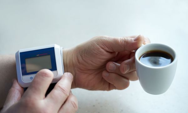 Τι συμβαίνει στην αρτηριακή σας πίεση όταν πίνετε καφέ κάθε μέρα