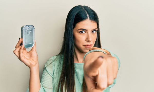 Το κόλπο για να μειώνετε το υπερβολικό αλάτι από τα τρόφιμα σε κονσέρβα