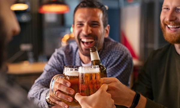 Πώς θα προστατέψετε το συκώτι σας αν πίνετε αλκοόλ