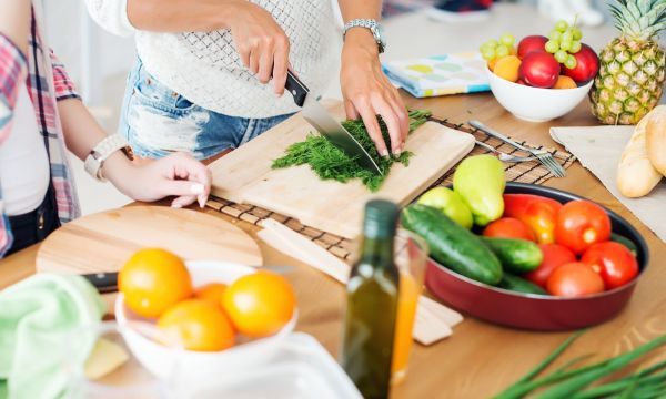 Η καθημερινή συνήθεια που μπορεί να μειώσει τη χοληστερόλη σας