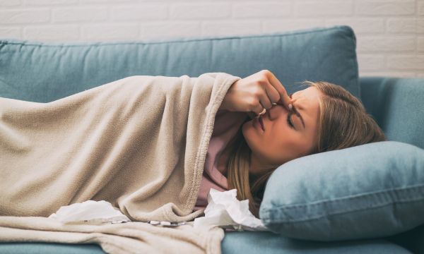 Πώς αντιμετωπίζεται η ιγμορίτιδα με και χωρίς αντιβιοτικά