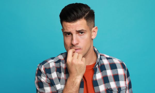 7 αιτίες για τα βαθουλώματα στα νύχια και πώς να τις αντιμετωπίσετε
