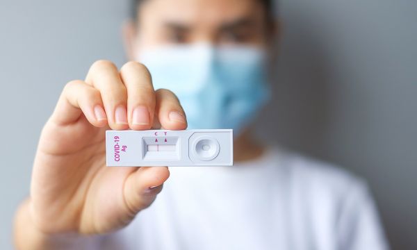 Μπορείτε ακόμα να χρησιμοποιήσετε ένα ληγμένο τεστ COVID-19;
