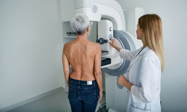 Το διπλό όφελος της μαστογραφίας: Ποιον άλλο σοβαρό κίνδυνο εντοπίζει εκτός από τον καρκίνο