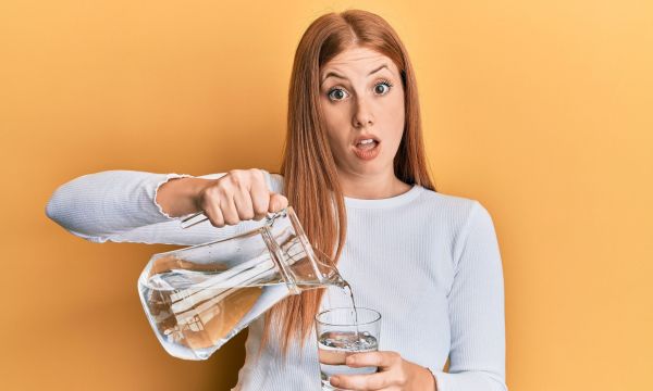 Οι γιατροί προειδοποιούν για 5 "υγιεινές" συνήθειες που βλάπτουν σιωπηλά τα νεφρά