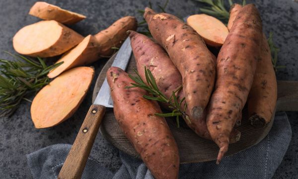 Γλυκοπατάτα: Το φθινοπωρινό superfood που προστατεύει την καρδιά και ρυθμίζει το σάκχαρο