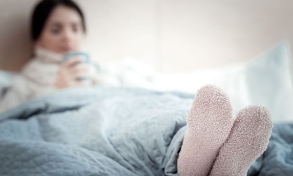 Γιατί τα πόδια σας είναι πάντα κρύα και τι να κάνετε γι' αυτό