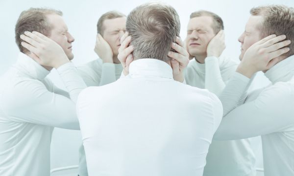 Σχιζοφρένεια: Επιβεβαιώθηκε θεωρία 50 χρόνων για όσους “ακούν φωνές” στο κεφάλι τους