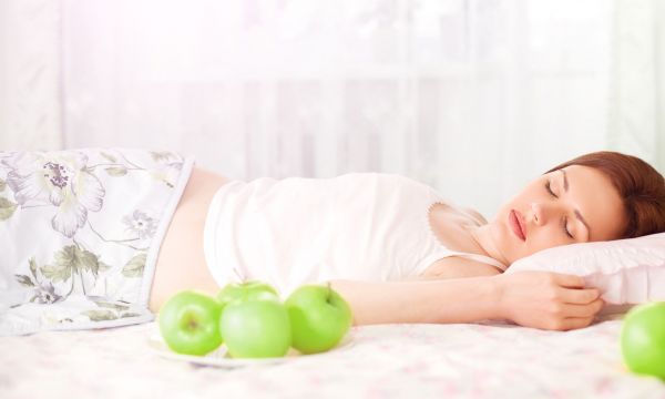 Η αλλαγή στη διατροφή που βελτιώνει τον ύπνο από το ίδιο κιόλας βράδυ