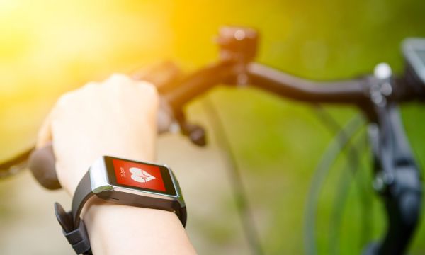 Πώς οι φορετές συσκευές αλλάζουν τη διαχείριση καρδιακών νοσημάτων