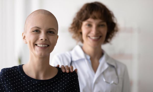 Βρήκαν πώς να κάνουν τα καρκινικά κύτταρα να αυτοκαταστρέφονται – Δύο καρκίνοι στο προσκήνιο