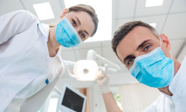 Για να μην πάθετε εγκεφαλικό, πηγαίνετε στον... οδοντίατρο