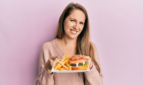 Ποιες τροφές και ποτά αυξάνουν τα τριγλυκερίδια;