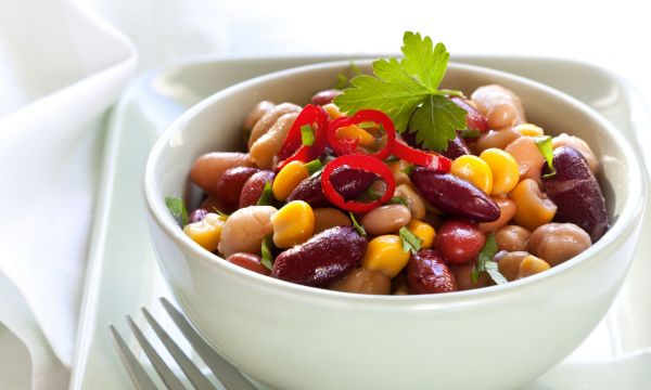 Φασόλια μαύρα ή πίντο; Ποια είναι καλύτερα για την υγεία εντέρου και καρδιάς