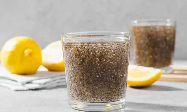 Γιατρός του Χάρβαρντ εξηγεί τι θα γίνει αν τρώτε επί 14 μέρες σπόρους Chia