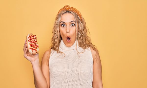 Οι 7 τροφές που προκαλούν περισσότερη φλεγμονή — Με τι απλό να τις αντικαταστήσετε