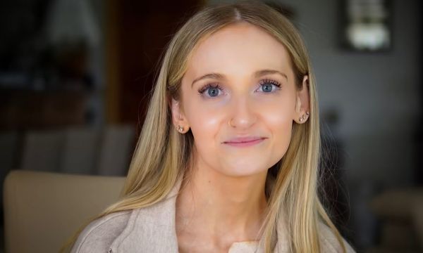 25χρονη εκλιπαρεί να την αφήσουν να πεθάνει: Η τρομακτική ασθένεια και η ζωή της με αυτή