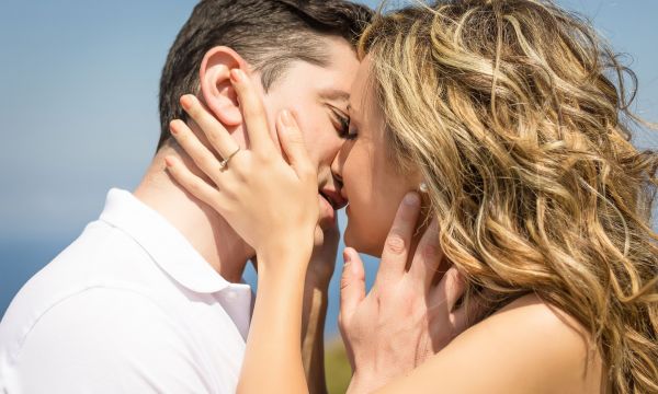 Το φιλί ξεκίνησε πολύ πριν από την ύπαρξη των ανθρώπων - Τι απίστευτο έδειξε έρευνα