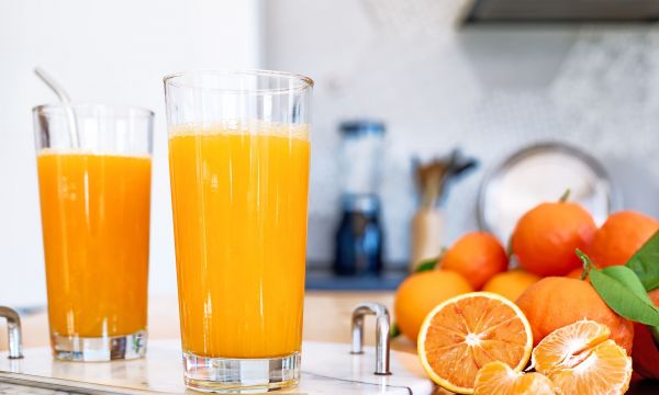 Τι συμβαίνει στην καρδιά αν πίνετε 2 ποτήρια χυμό πορτοκάλι κάθε μέρα επί 2 μήνες