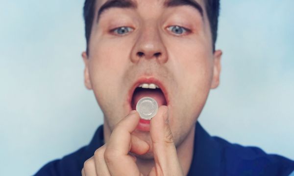 Οι παστίλιες ψευδαργύρου δεν μειώνουν τη διάρκεια του κοινού κρυολογήματος - Η σωστή χρήση τους