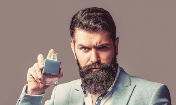 Τι περιέχουν τα αρώματα φερομόνης; Λειτουργούν πραγματικά;