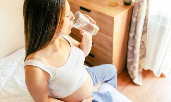 Τα "παντοτινά χημικά" στο νερό συνδέονται με αύξηση βρεφικής θνησιμότητας - Έρευνα