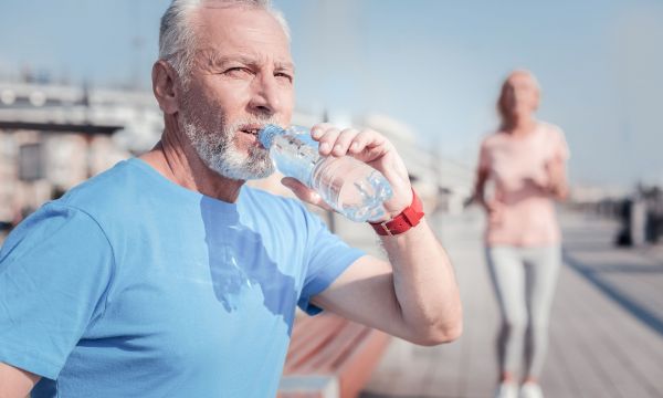 Υγιής 54χρονος υπέστη εγκεφαλικό και μόνιμη βλάβη μετά από κατανάλωση ενεργειακών ποτών